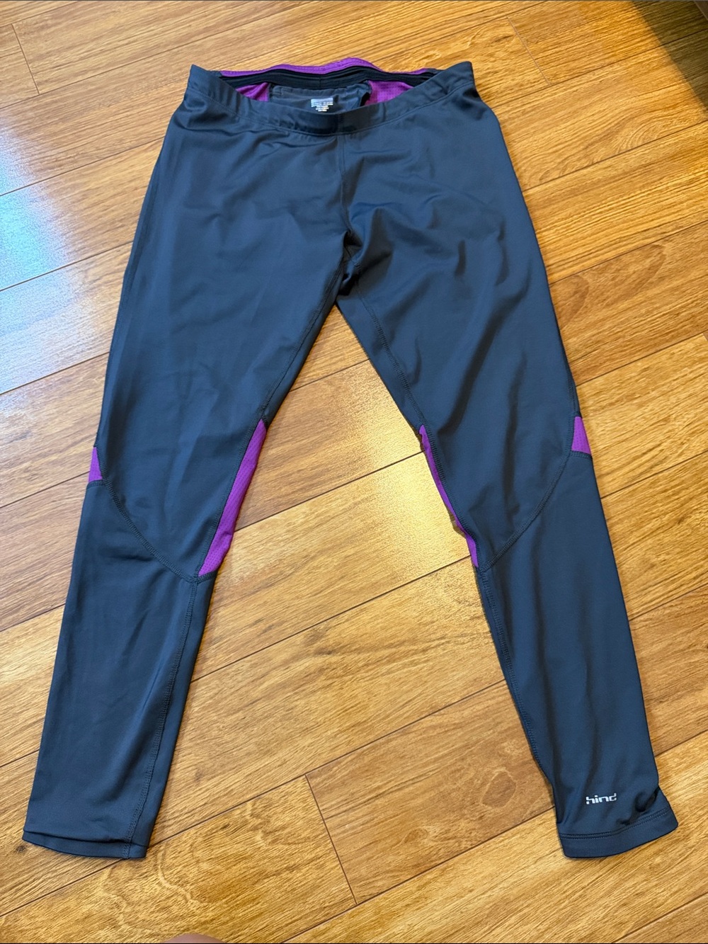 Hind Dark Gray Leggings with Purple Accents Size Large